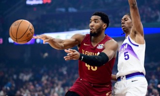 马尔卡宁28+12加兰23分 爵士胜骑士