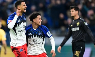 2-1大冷门，10人德甲第14掀翻德甲第5，第94分钟读秒绝杀