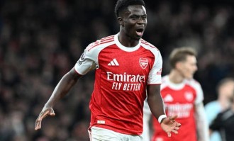 萨卡神仙球+造乌龙绝杀！阿森纳2-1狼队，5分领跑静待曼城翻车