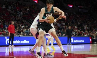 杨瀚森2分钟得到4分 开拓者主场擒爵士喜获3连胜